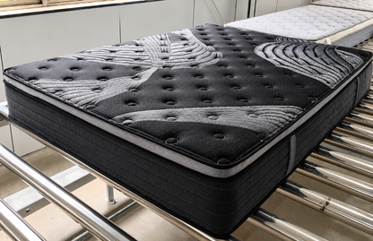 CH Bedroom Double hybrid mattress with memory foam, pocket springs and black breathable quilted fabric cover. #mattress