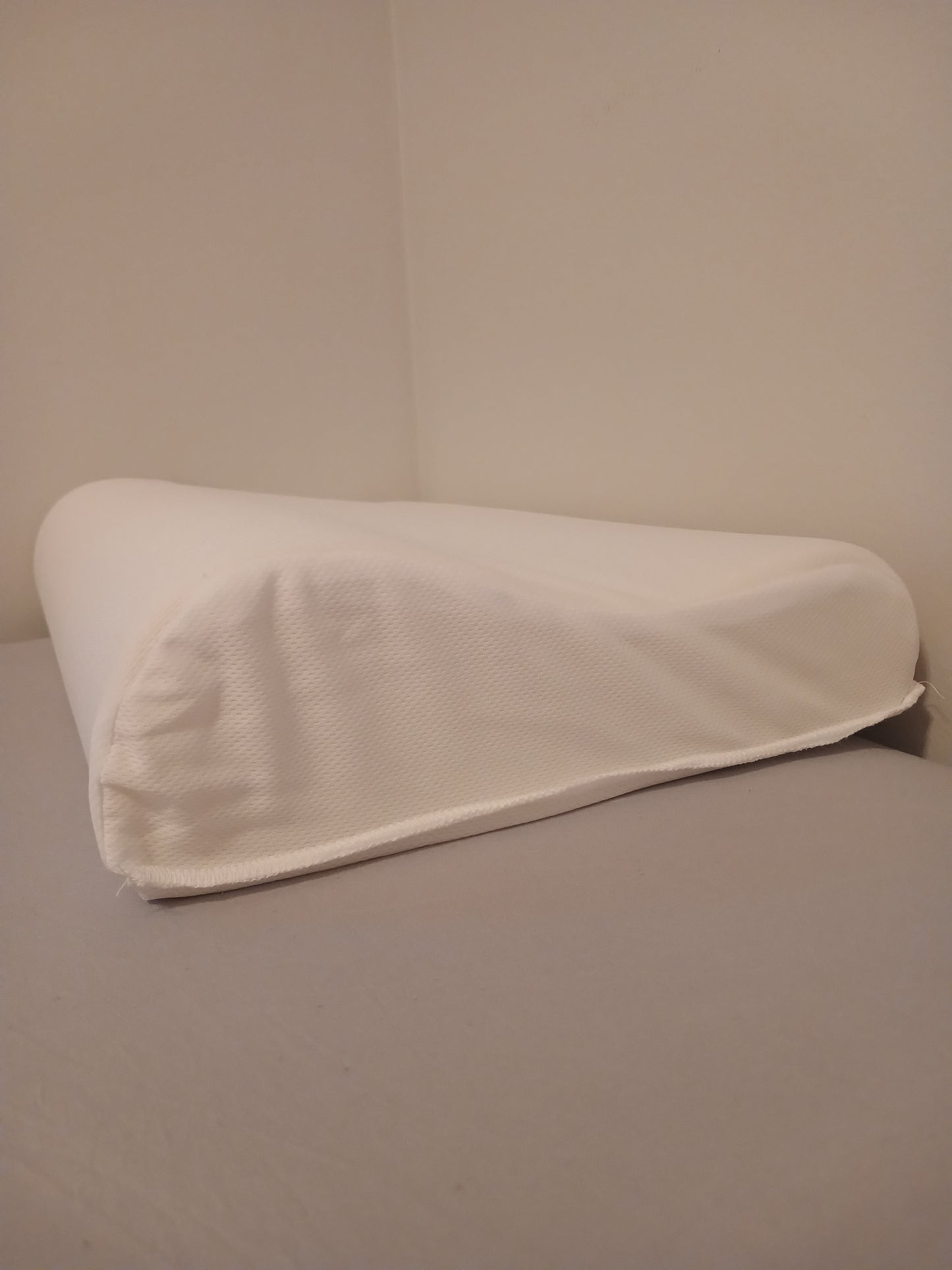 Contoured Memory Foam Pillow